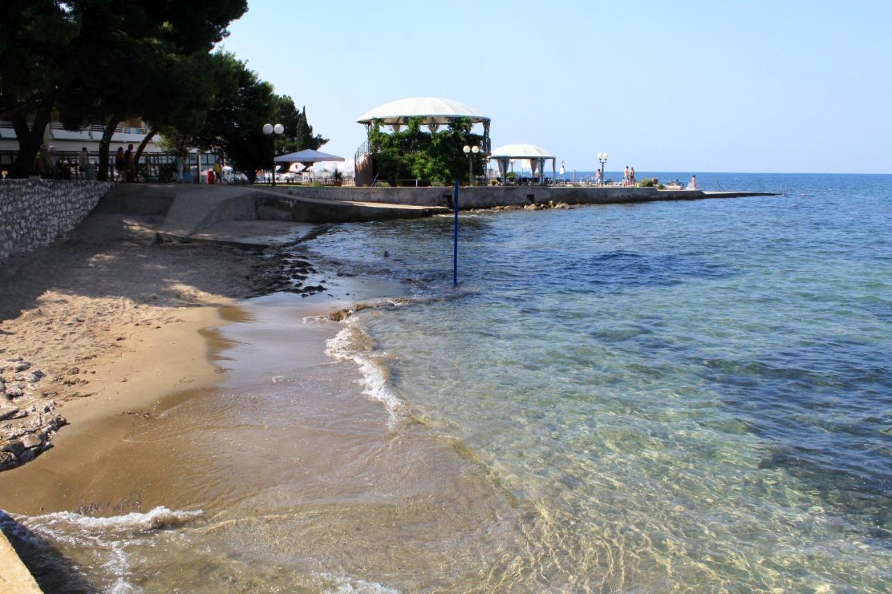 Apartments With A Parking Space Umag - 6995 Exterior photo
