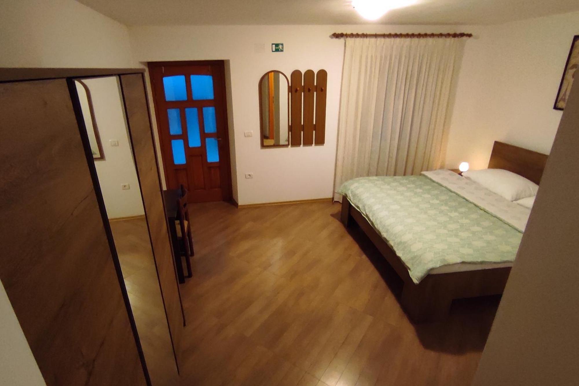 Apartments With A Parking Space Umag - 6995 Room photo